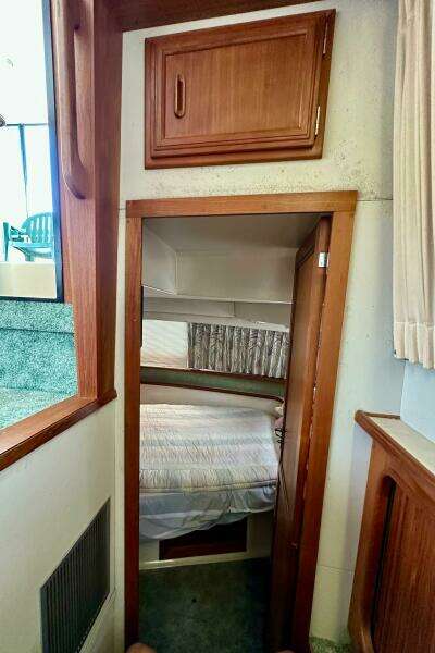 38ft Carver Yacht For Sale
