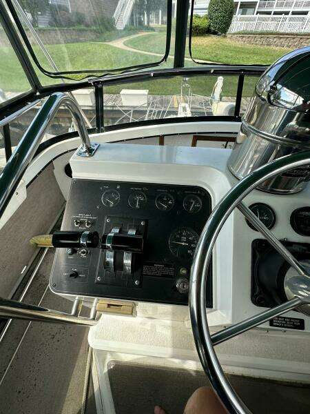 38ft Carver Yacht For Sale