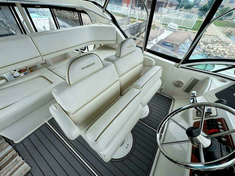 35ft Silverton Yacht For Sale