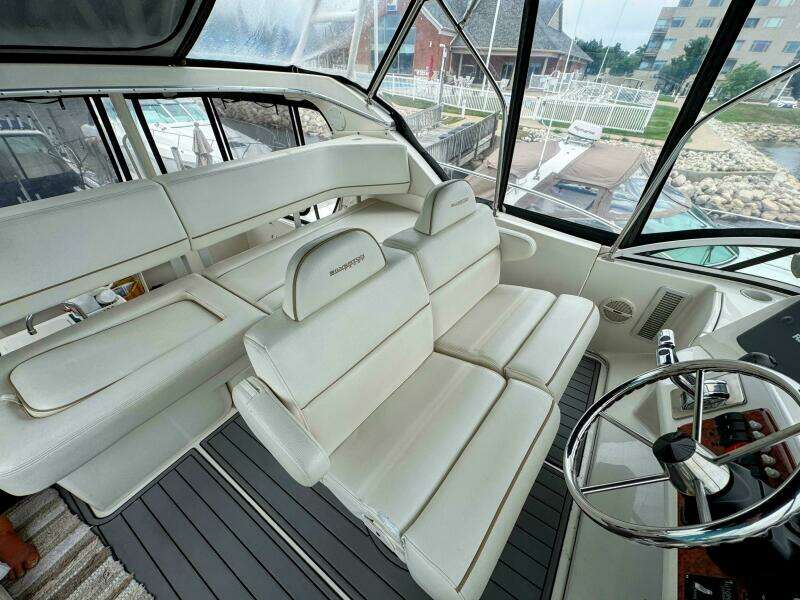 35ft Silverton Yacht For Sale