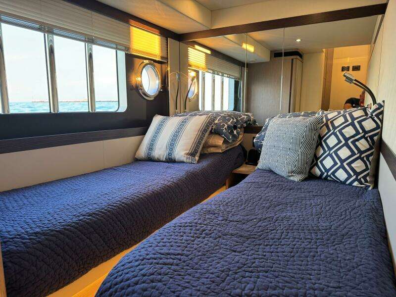 48ft Absolute Yacht For Sale