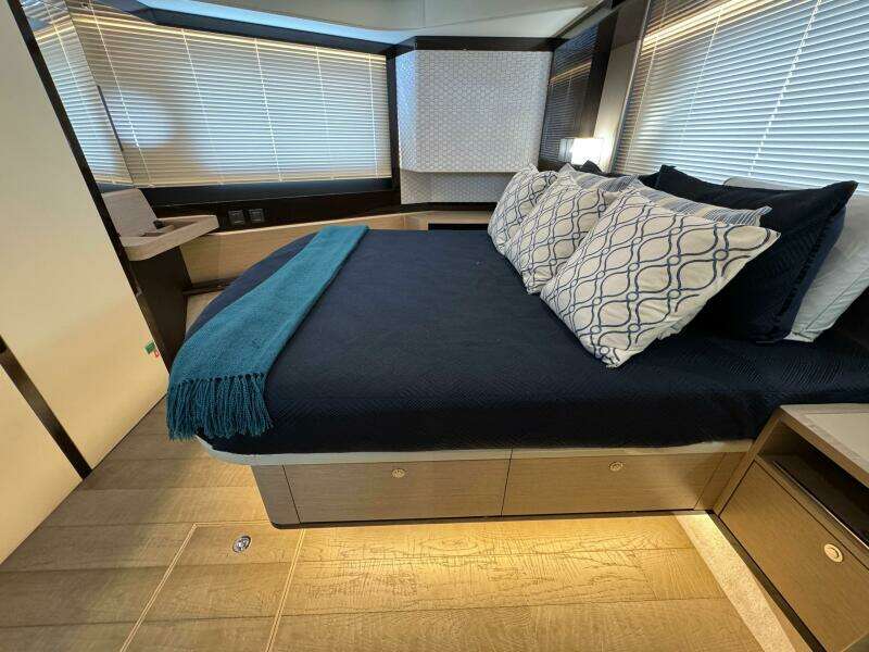 48ft Absolute Yacht For Sale