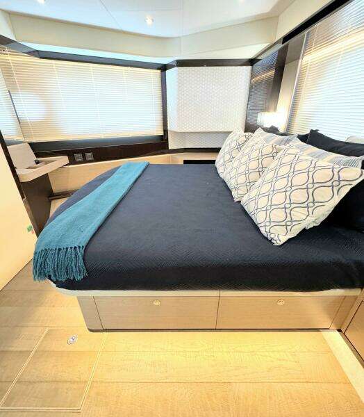 48ft Absolute Yacht For Sale