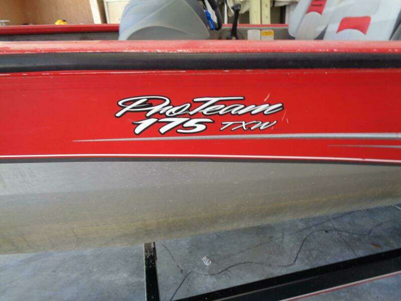 17ft Tracker Yacht For Sale