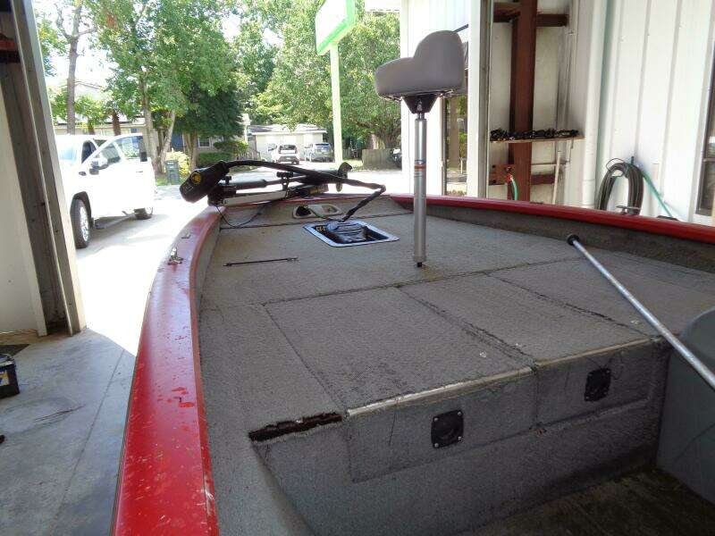 17ft Tracker Yacht For Sale