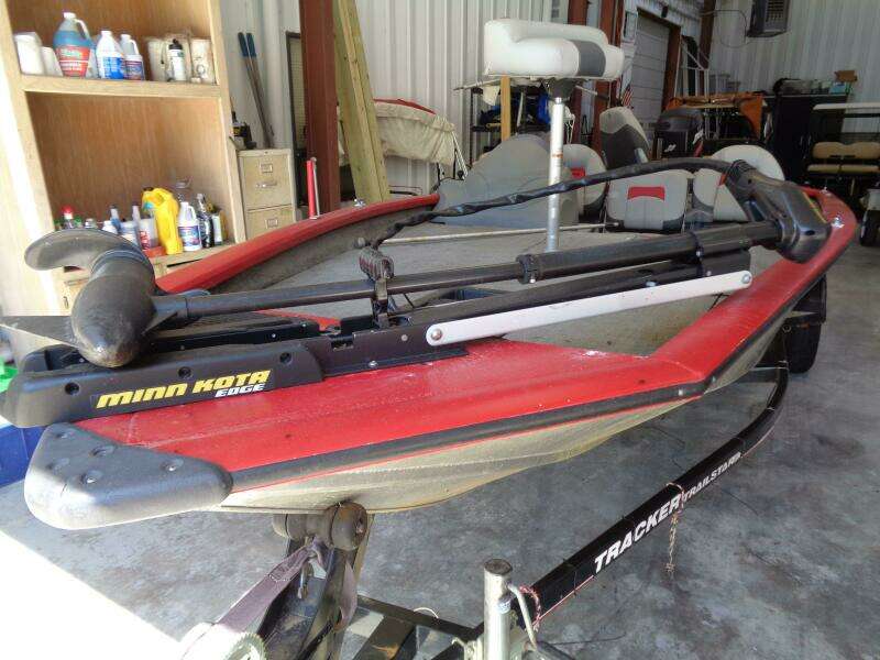 17ft Tracker Yacht For Sale