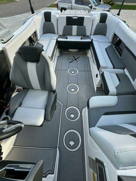 24ft Mastercraft Yacht For Sale