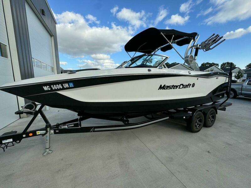 24ft Mastercraft Yacht For Sale