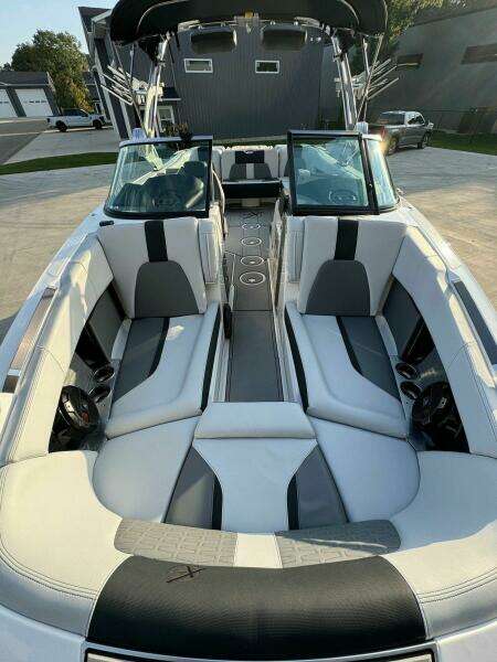 24ft Mastercraft Yacht For Sale