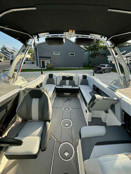24ft Mastercraft Yacht For Sale