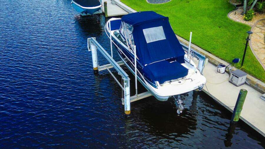 Caboose 27ft Formula Yacht For Sale