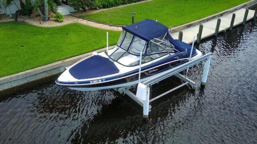 Caboose 27ft Formula Yacht For Sale