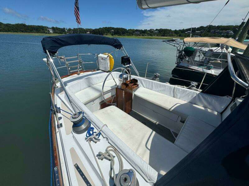 Mast Transit 42ft Hinckley Yacht For Sale