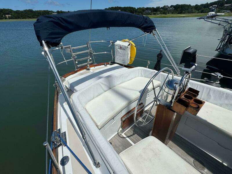 Mast Transit 42ft Hinckley Yacht For Sale
