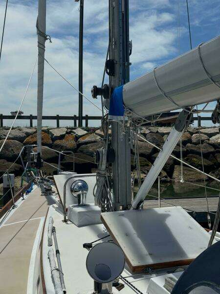 Mast Transit 42ft Hinckley Yacht For Sale