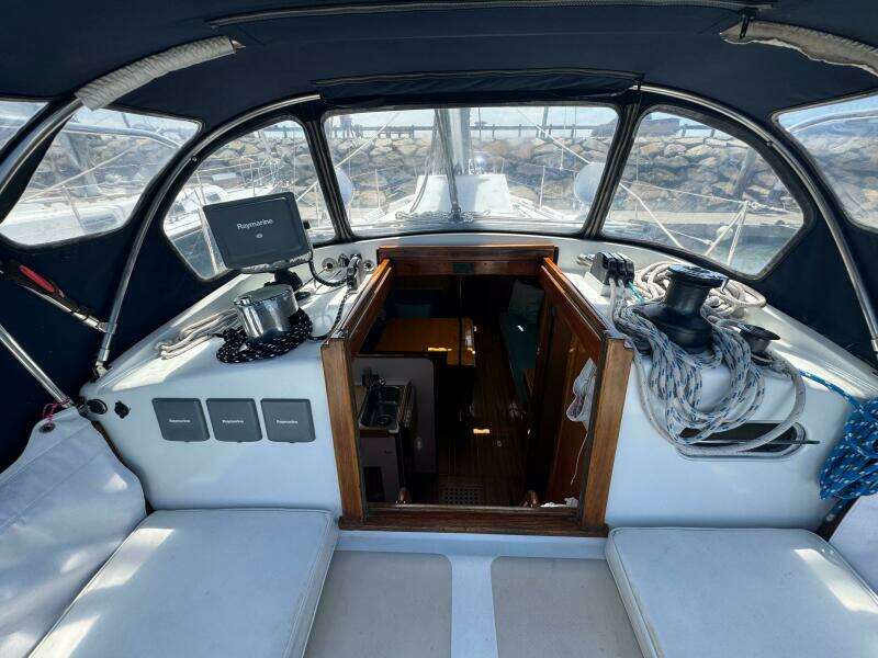 Mast Transit 42ft Hinckley Yacht For Sale