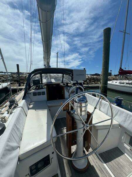 Mast Transit 42ft Hinckley Yacht For Sale