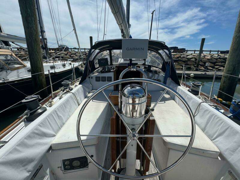 Mast Transit 42ft Hinckley Yacht For Sale