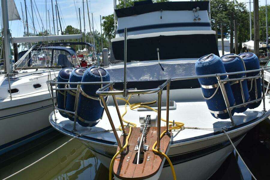 Beckoning 39ft Marinette Yacht For Sale