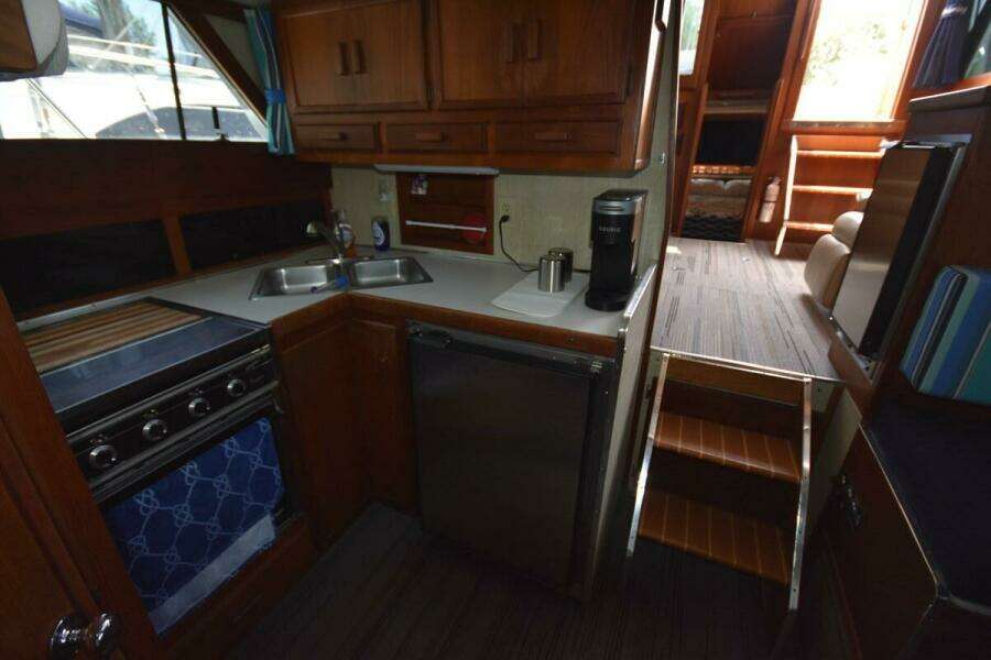 Beckoning 39ft Marinette Yacht For Sale