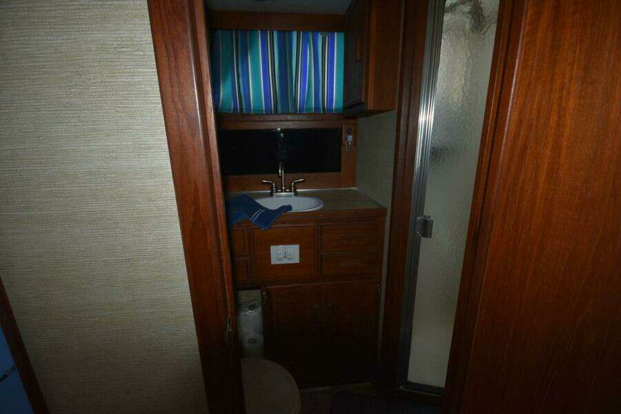 Beckoning 39ft Marinette Yacht For Sale