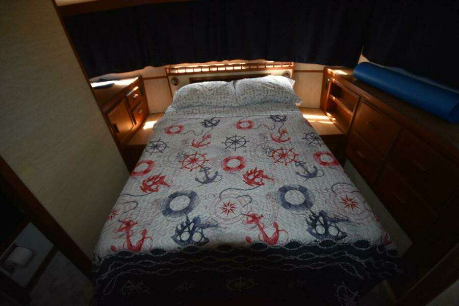 Beckoning 39ft Marinette Yacht For Sale