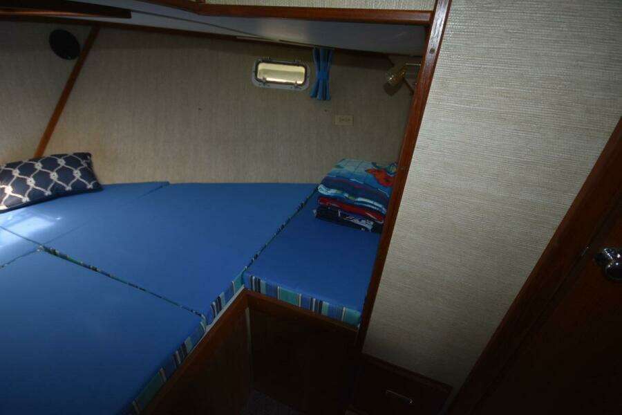 Beckoning 39ft Marinette Yacht For Sale