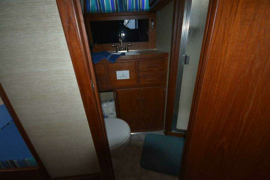 Beckoning 39ft Marinette Yacht For Sale