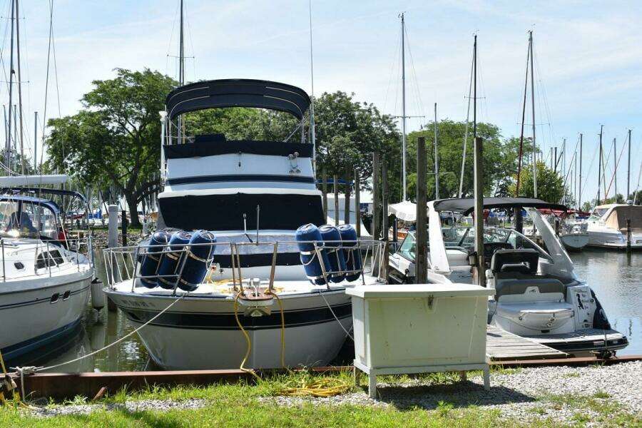 Beckoning 39ft Marinette Yacht For Sale
