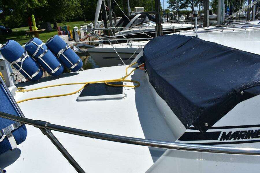 Beckoning 39ft Marinette Yacht For Sale