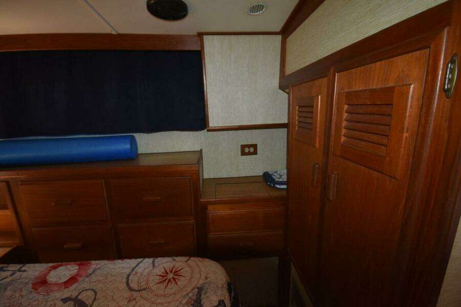 Beckoning 39ft Marinette Yacht For Sale