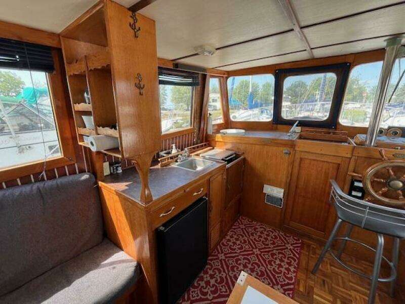 34ft Marine Trader Yacht For Sale