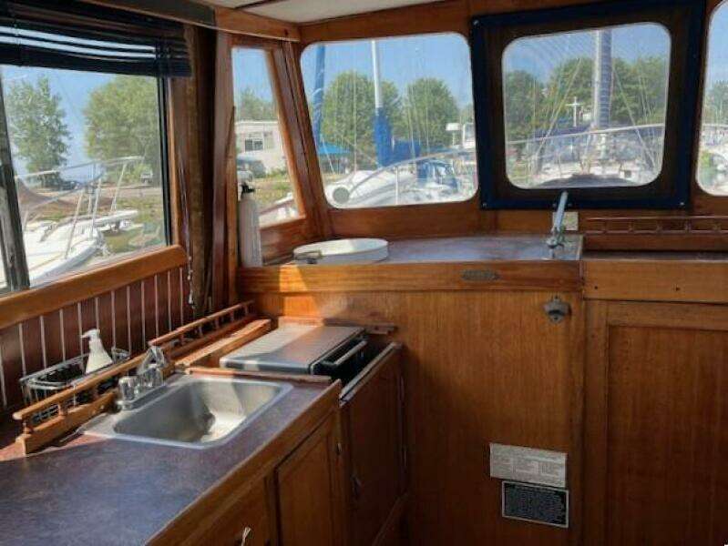 34ft Marine Trader Yacht For Sale