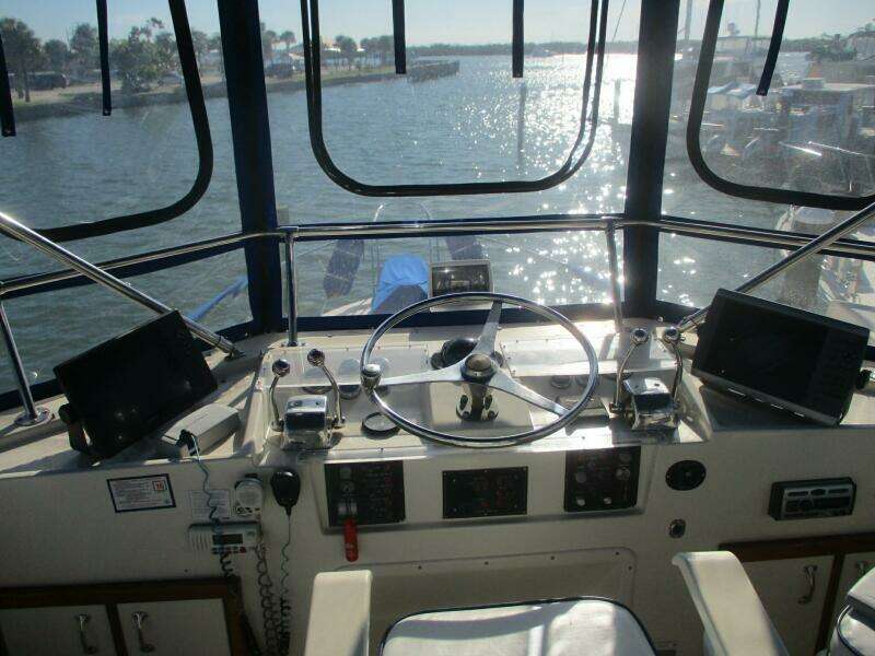 43ft Hatteras Yacht For Sale