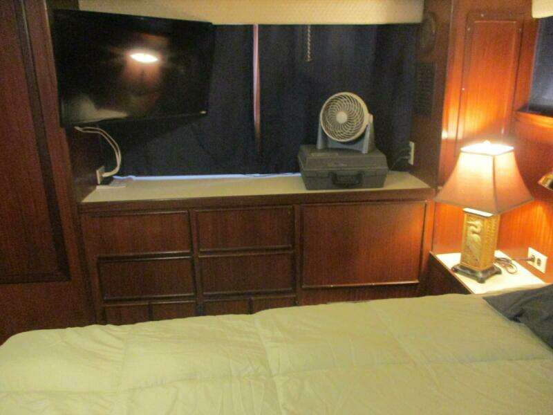 43ft Hatteras Yacht For Sale