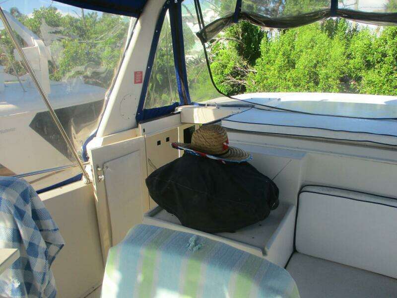 43ft Hatteras Yacht For Sale