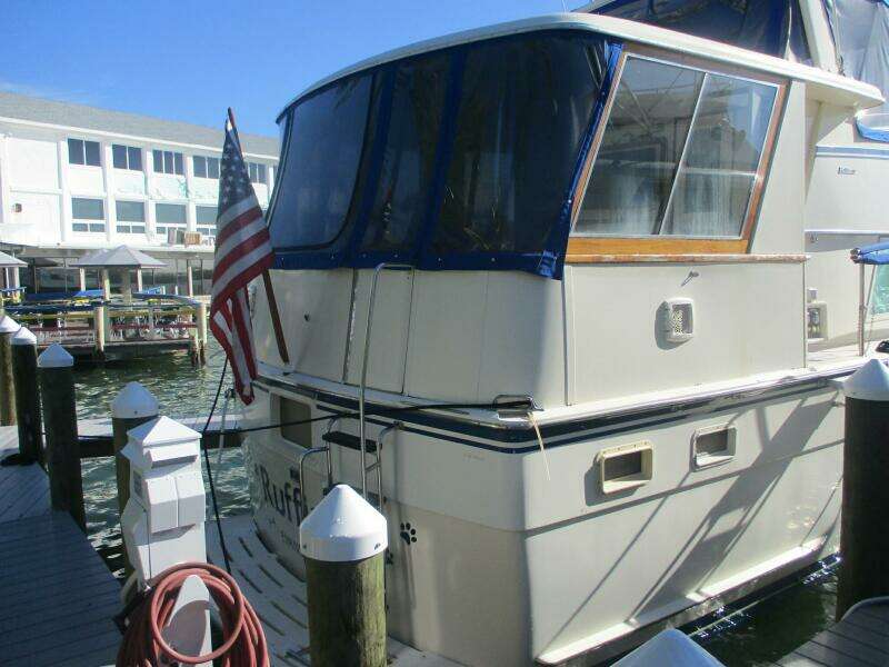 43ft Hatteras Yacht For Sale