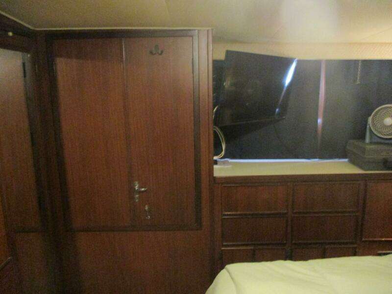 43ft Hatteras Yacht For Sale