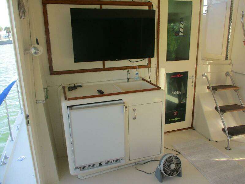 43ft Hatteras Yacht For Sale