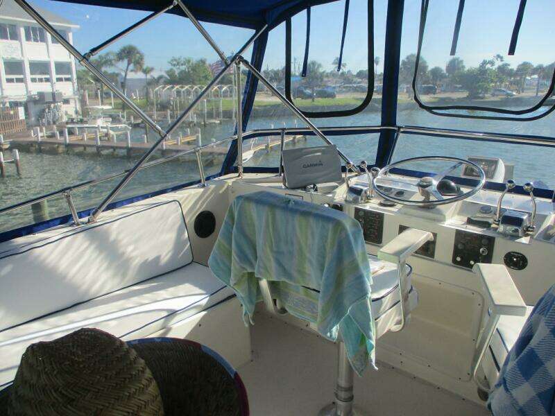 43ft Hatteras Yacht For Sale