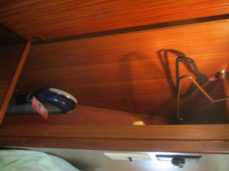 43ft Hatteras Yacht For Sale