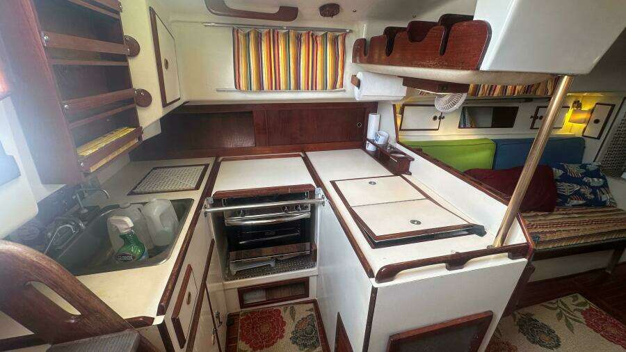 Lua 36ft Pearson Yacht For Sale