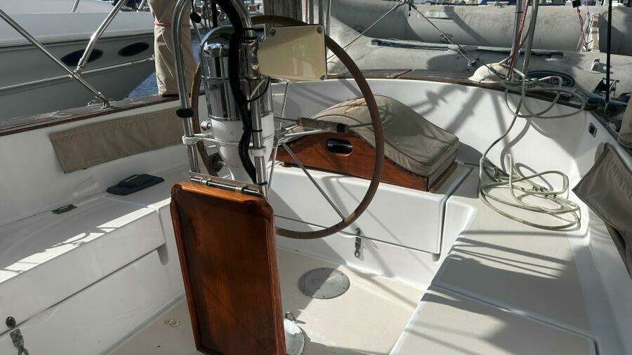 Lua 36ft Pearson Yacht For Sale
