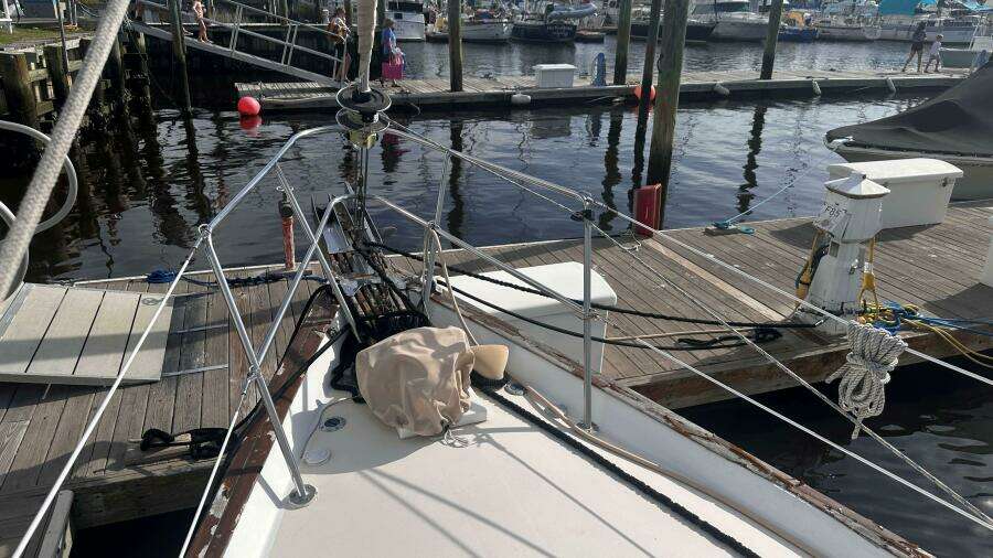 Lua 36ft Pearson Yacht For Sale