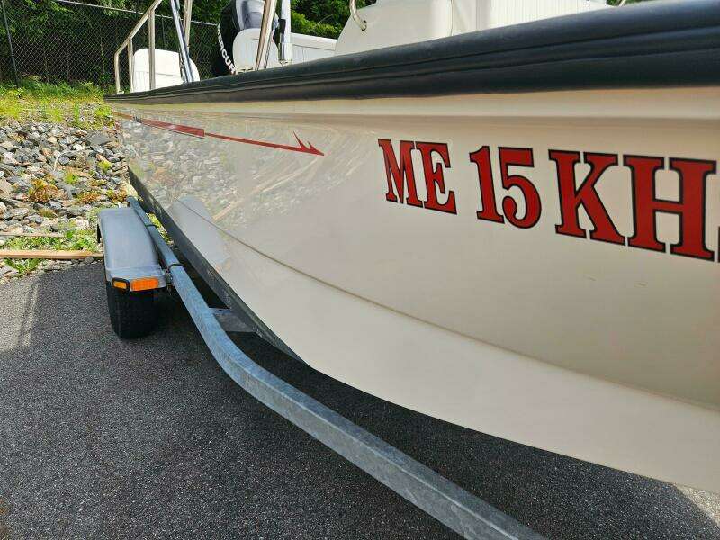 17ft Boston Whaler Yacht For Sale