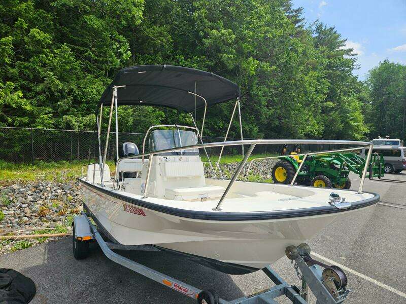 17ft Boston Whaler Yacht For Sale