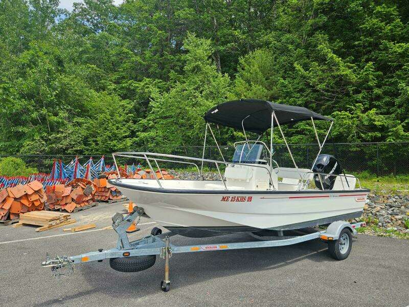17ft Boston Whaler Yacht For Sale