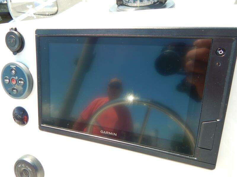 Czech Mate 19ft Boston Whaler Yacht For Sale