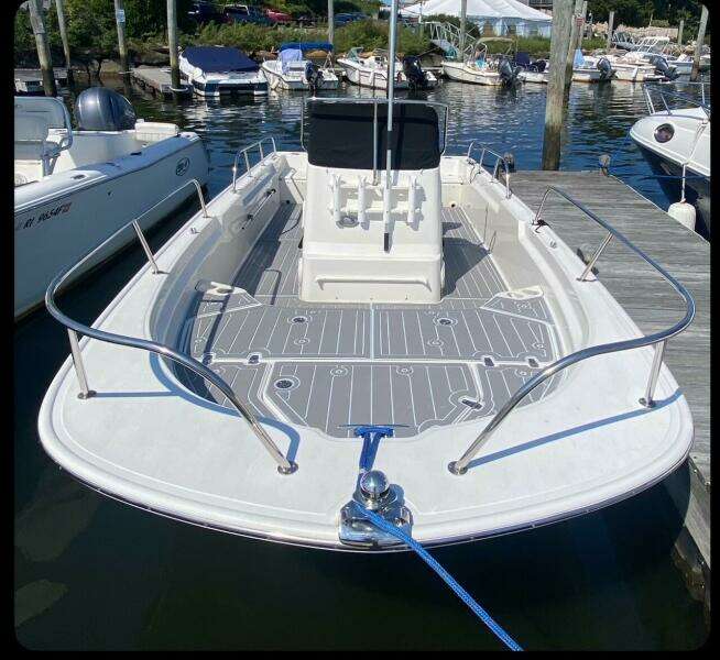 Czech Mate 19ft Boston Whaler Yacht For Sale