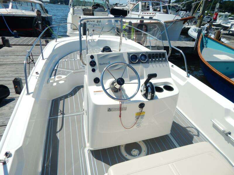 Czech Mate 19ft Boston Whaler Yacht For Sale